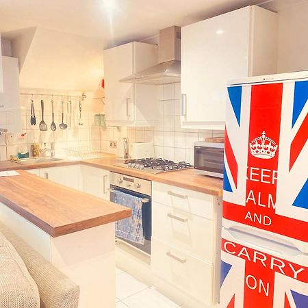 Stunning, Stylish Garden Flat In The Heart Of Wimbledon Apartment ลอนดอน ภายนอก รูปภาพ